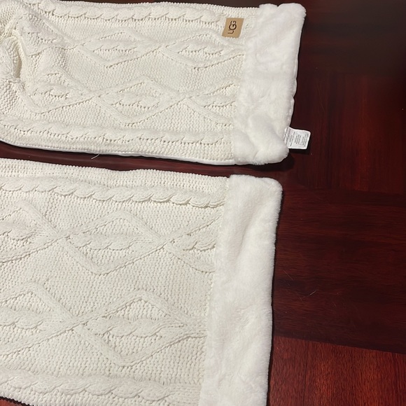 NWT UGG Lita Table Runner 90 x 14 Inches Dining Ivory Fuzzy Decor Piece - Picture 9 of 9